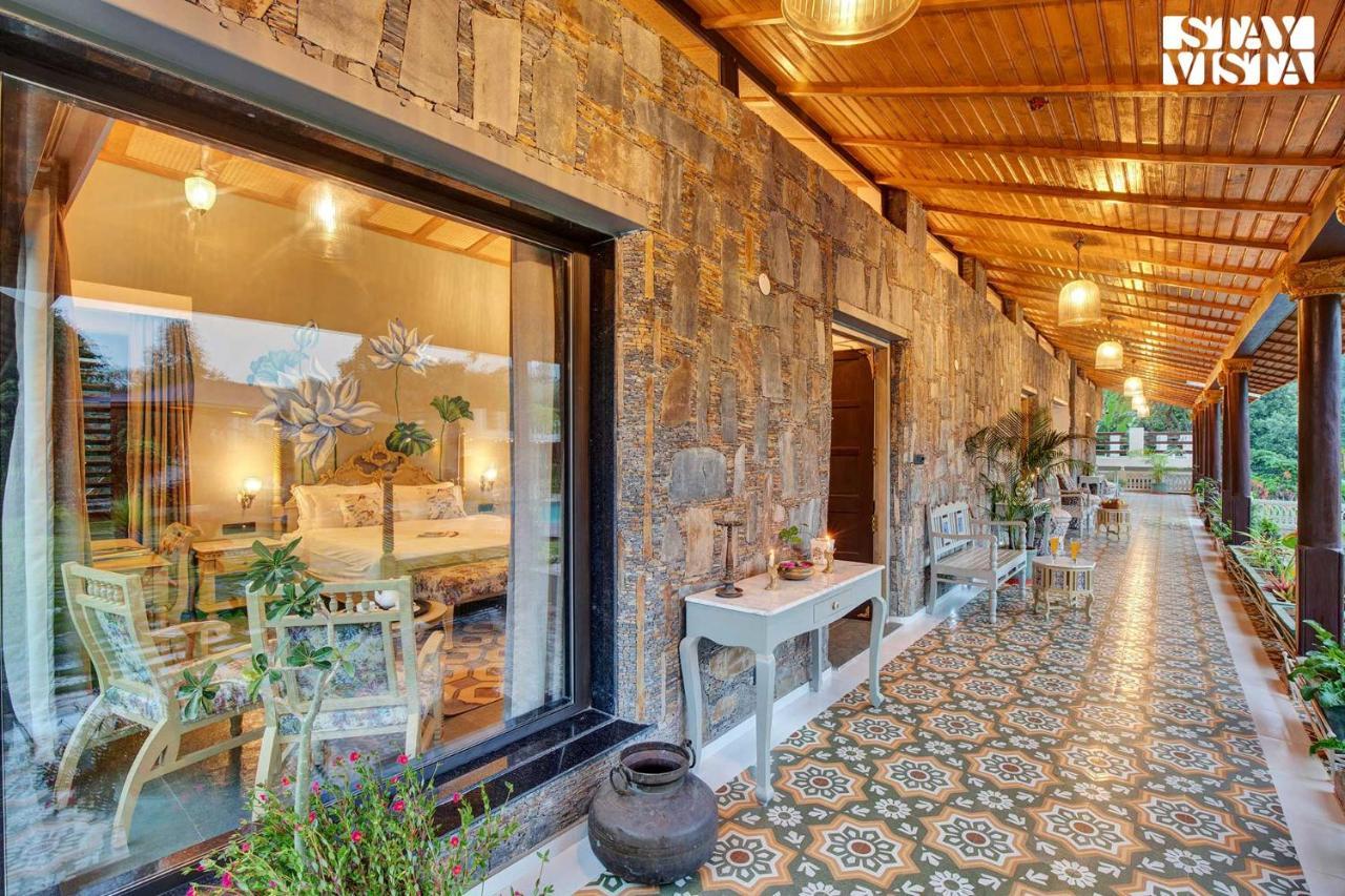 Stayvista'S The Earthen Boutique - City Escape With Spacious Pool, Terrace, Lawn & Indoor-Outdoor Games Udaipur Esterno foto